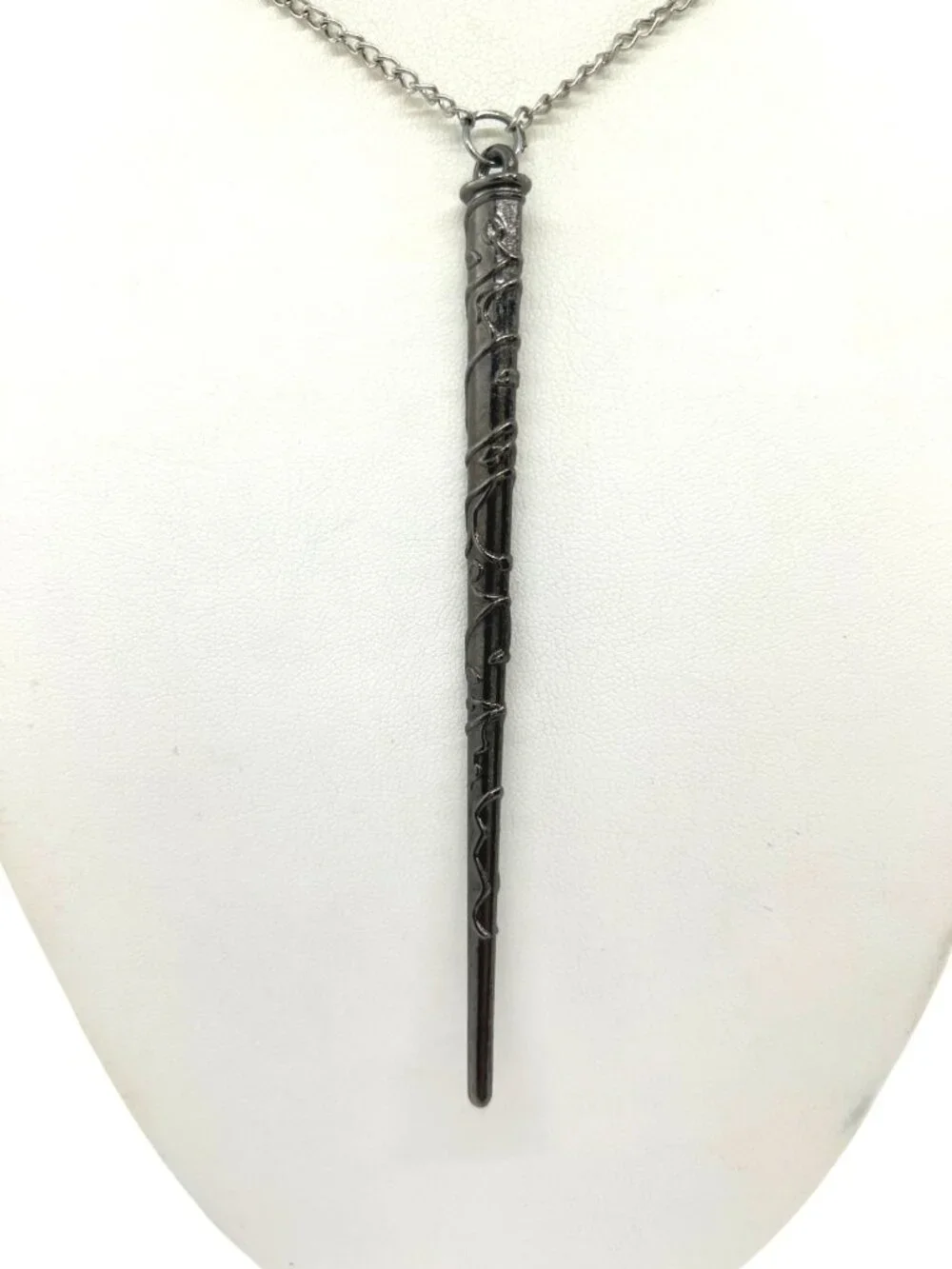 Magic Wand Necklace Silvertone Vine Leaf Pendant Wizard Witch Cosplay Costume